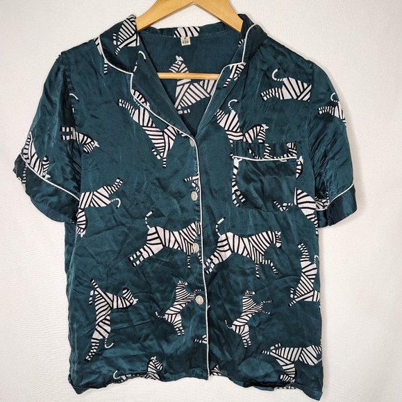 Unbranded Other - Zebra Print Collared Night Shirt With Pockets Size Medium Unbranded Silky